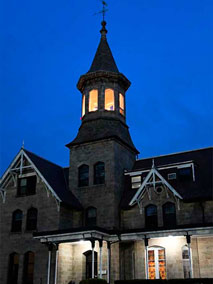 Chiesa con campanile